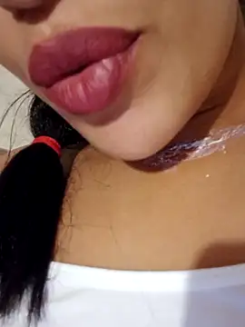 Snapshot of Sexlove1xo chatting on November 2025 03:24:02 PM Sexlove1xo online show from November 2025 03:24:02 PM