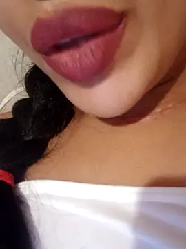 Snapshot of Sexlove1xo chatting on November 2025 02:34:01 AM Sexlove1xo online show from November 2025 02:34:01 AM