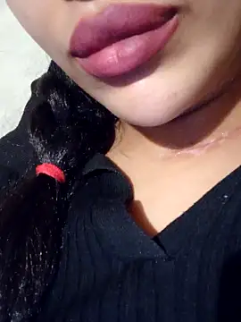 Snapshot of Sexlove1xo chatting on November 2025 05:51:02 AM Sexlove1xo online show from November 2025 05:51:02 AM