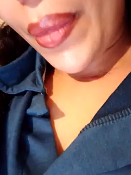 Sexlove1xo online show from March 2026 04:18:01 PM