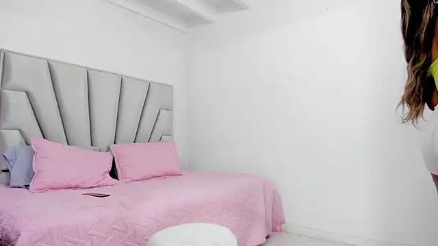 Couple fantasies69 online show from November 2025 02:27:02 PM