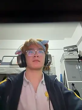 Snapshot of Anson0722 chatting on October 2025 03:27:01 PM Anson0722 online show from October 2025 03:27:01 PM