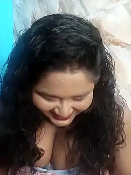 Snapshot of horny_diana chatting on December 2025 05:18:02 PM horny diana online show from December 2025 05:18:02 PM