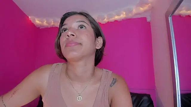 violett 24  online show from February 2025 06:31:02 PM