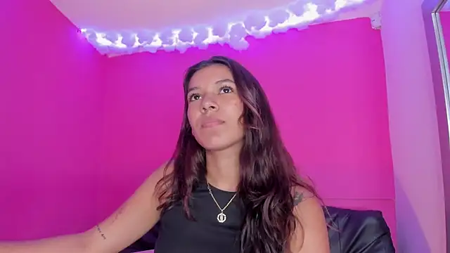 violett 24  online show from March 2025 07:06:02 PM