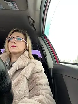 Snapshot of Lusi_Luxary chatting on March 2025 07:37:02 AM Lusi Luxary online show from March 2025 07:37:02 AM