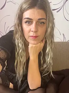 Snapshot of Lusi_Luxary chatting on October 2025 06:08:02 AM Lusi Luxary online show from October 2025 06:08:02 AM