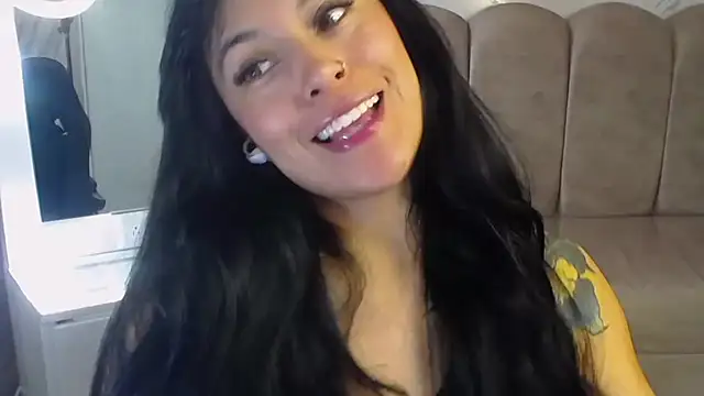 Snapshot of Isabella_Collen_v chatting on April 2026 05:41:02 PM Isabella Collen v online show from April 2026 05:41:02 PM