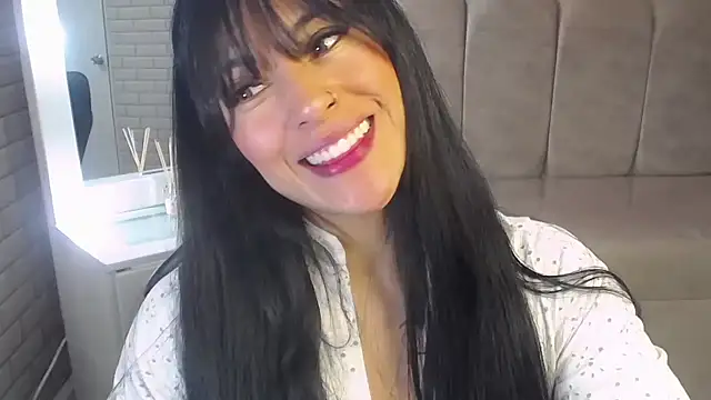 Snapshot of Isabella_Collen_v chatting on May 2026 01:16:01 PM Isabella Collen v online show from May 2026 01:16:01 PM