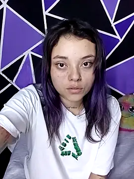 ChloeAllennn online show from December 2025 12:01:02 PM