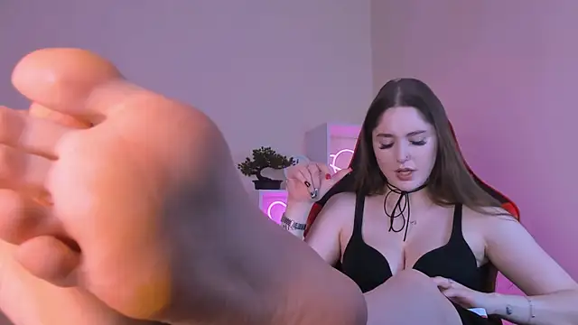 hazel sullivan online show from September 2025 12:28:02 PM