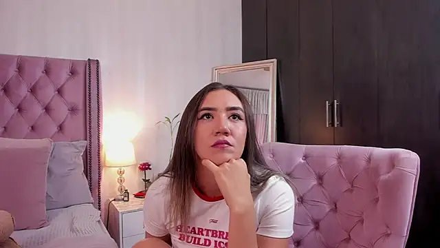 natashaleightt online show from March 2026 07:30:01 PM