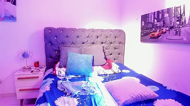 ScarletThompsonx online show from September 2025 11:53:02 PM