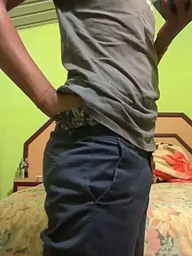 BttmGuy01 online show from April 2026 10:20:01 PM