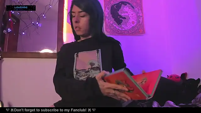 Snapshot of Hisato111 chatting on October 2025 12:26:02 PM Hisato111 online show from October 2025 12:26:02 PM