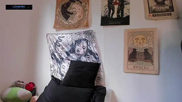 Snapshot of Hisato111 chatting on November 2025 03:18:02 PM Hisato111 online show from November 2025 03:18:02 PM