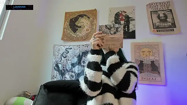 Snapshot of Hisato111 chatting on November 2025 02:54:01 PM Hisato111 online show from November 2025 02:54:01 PM