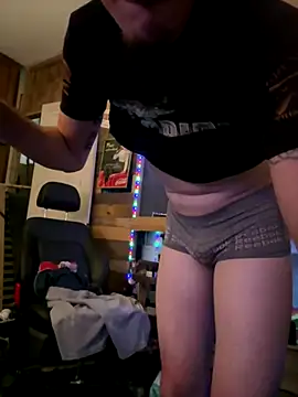 Snapshot of Polaroid_White chatting on October 2025 08:09:02 AM Polaroid White online show from October 2025 08:09:02 AM