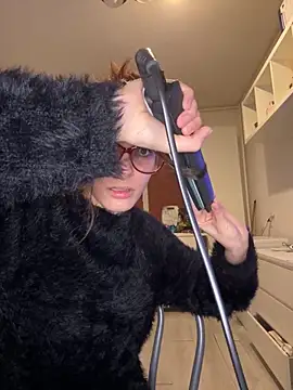 Snapshot of Mazzekyn chatting on March 2025 06:21:02 PM Mazzekyn online show from March 2025 06:21:02 PM