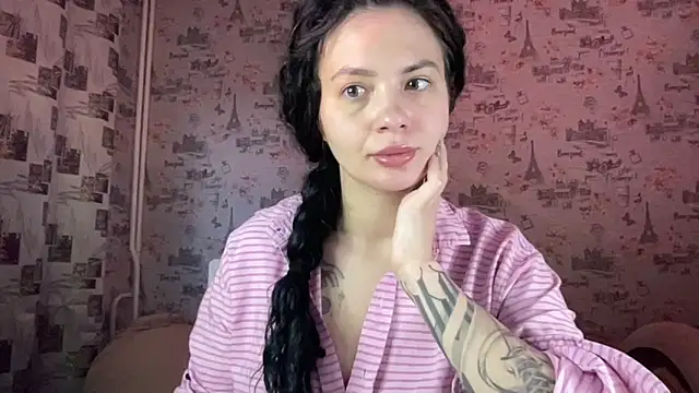 Just Scarlet  online show from September 2025 11:04:02 AM