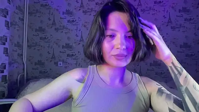 Just Scarlet  online show from October 2025 11:57:02 AM