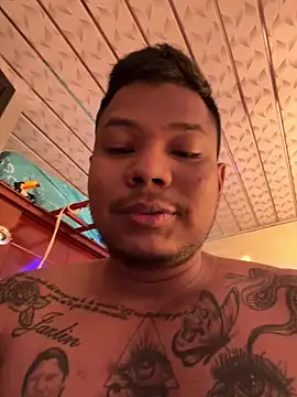 Saipuer31 online show from December 2025 03:28:02 PM