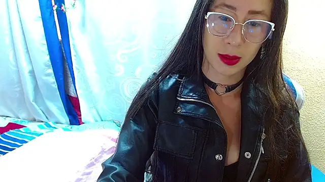 Gia leinn online show from December 2025 03:18:02 PM