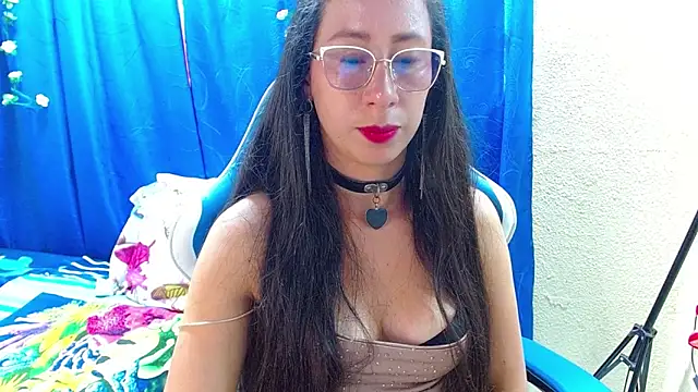 Snapshot of Gia_leinn chatting on April 2026 08:57:02 PM Gia leinn online show from April 2026 08:57:02 PM