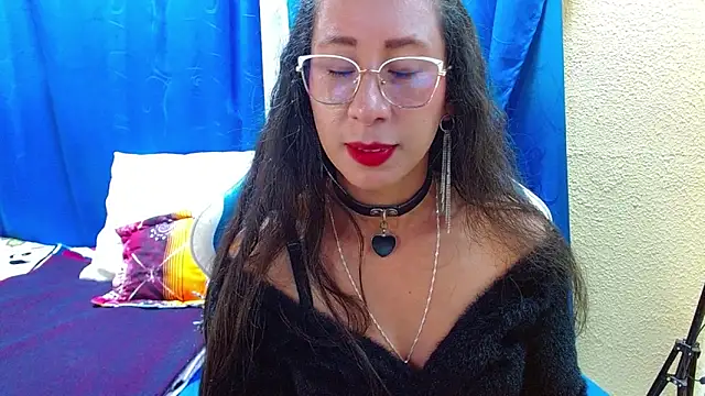 Snapshot of Gia_leinn chatting on June 2026 10:25:01 PM Gia leinn online show from June 2026 10:25:01 PM