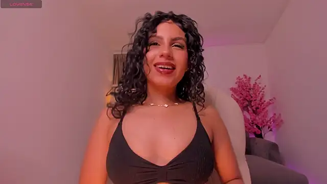 hannah thomson  online show from November 2025 03:17:02 AM