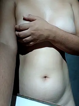 Snapshot of meddy_delicinha chatting on February 2026 04:24:01 AM meddy delicinha online show from February 2026 04:24:01 AM