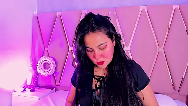 Snapshot of Emily_Black1 chatting on February 2026 12:04:01 AM Emily Black1 online show from February 2026 12:04:01 AM