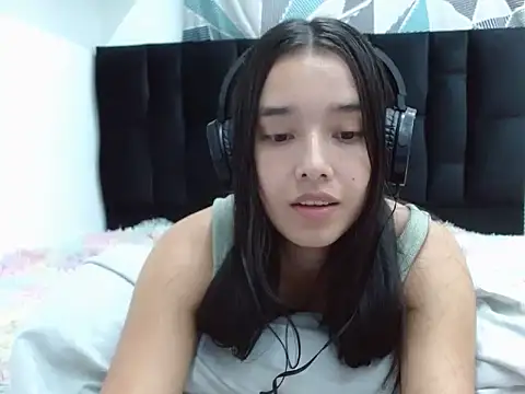  luna 777 online show from October 2025 09:35:02 PM