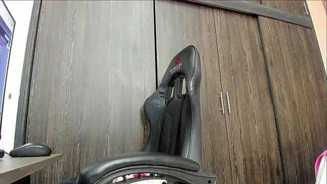 Snapshot of ava-am chatting on March 2025 09:57:01 AM ava-am online show from March 2025 09:57:01 AM