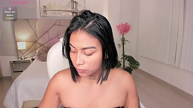 Snapshot of Ivyy_Moon_ chatting on December 2025 01:21:02 AM Ivyy Moon online show from December 2025 01:21:02 AM