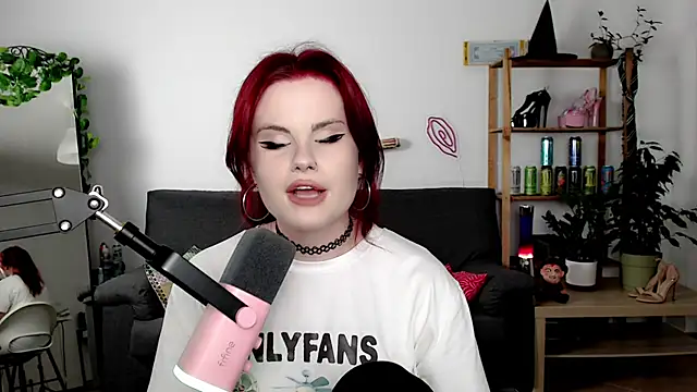 Della Ideal online show from September 2025 04:41:01 PM