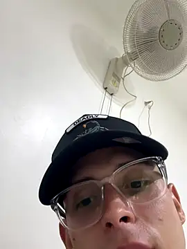 Cristopher1112 online show from November 2025 01:39:01 AM