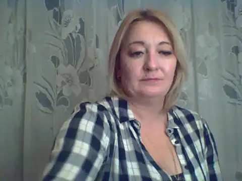 ArielXLoveresss online show from February 2025 04:10:01 PM