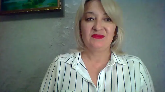 ArielXLoveresss online show from May 2026 01:07:02 PM