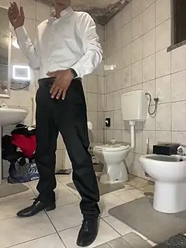 rogerdik76 online show from April 2026 05:03:02 AM