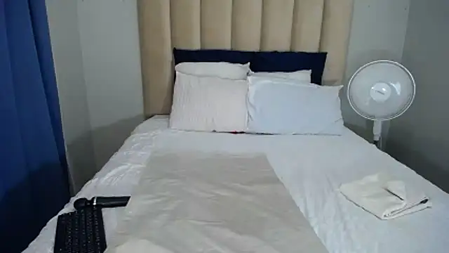 SEXYASSTINAXXX online show from February 2026 06:58:01 PM