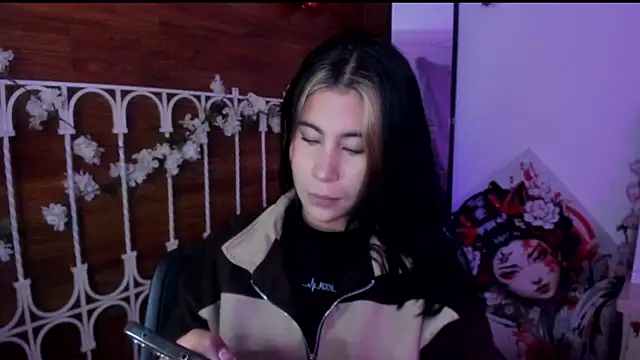 Snapshot of Minami_Nakamura chatting on November 2025 12:27:01 PM Minami Nakamura online show from November 2025 12:27:01 PM