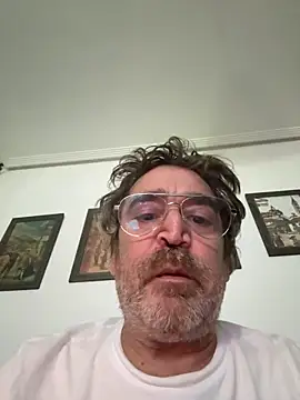 Snapshot of moreno51 chatting on December 2025 11:20:02 PM moreno51 online show from December 2025 11:20:02 PM