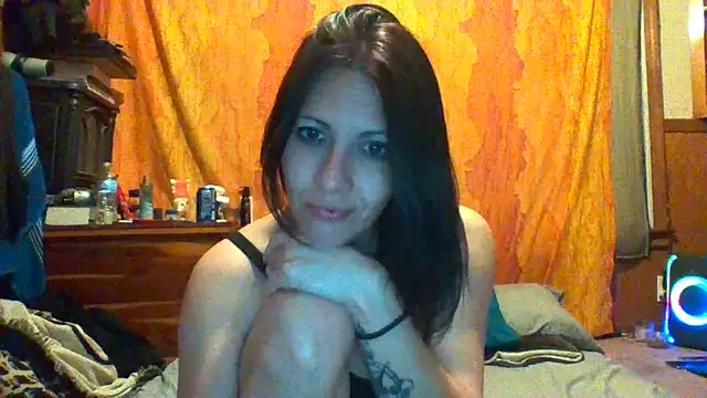 Snapshot of SillyRabbitz chatting on March 2025 10:37:02 AM SillyRabbitz online show from March 2025 10:37:02 AM