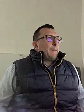 Mike8523 online show from March 2026 05:19:01 AM