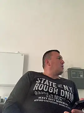 Mike8523 online show from June 2026 04:40:02 PM