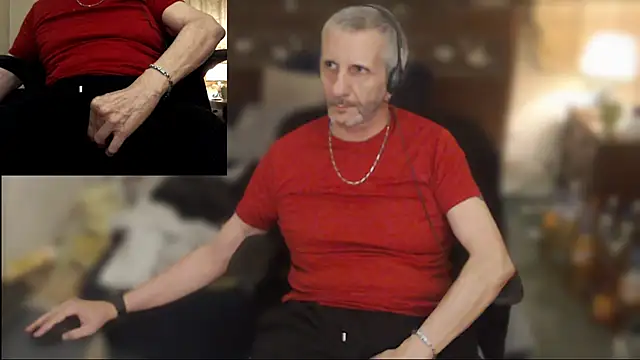 maxdaddy690 online show from May 2026 11:01:02 PM