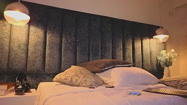 Snapshot of Ariannaa_Suarez1 chatting on November 2025 07:57:02 PM Ariannaa Suarez1 online show from November 2025 07:57:02 PM