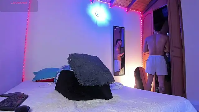 Snapshot of morenosiam chatting on October 2025 01:13:02 AM morenosiam online show from October 2025 01:13:02 AM