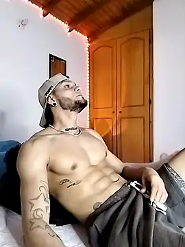 Snapshot of morenosiam chatting on November 2025 02:13:01 AM morenosiam online show from November 2025 02:13:01 AM